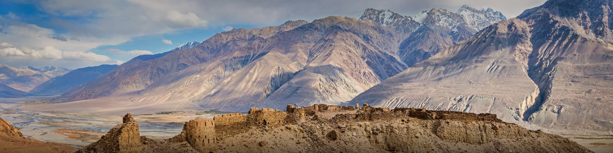 Trek Tadjikistan © primkulov / Adobe Stock