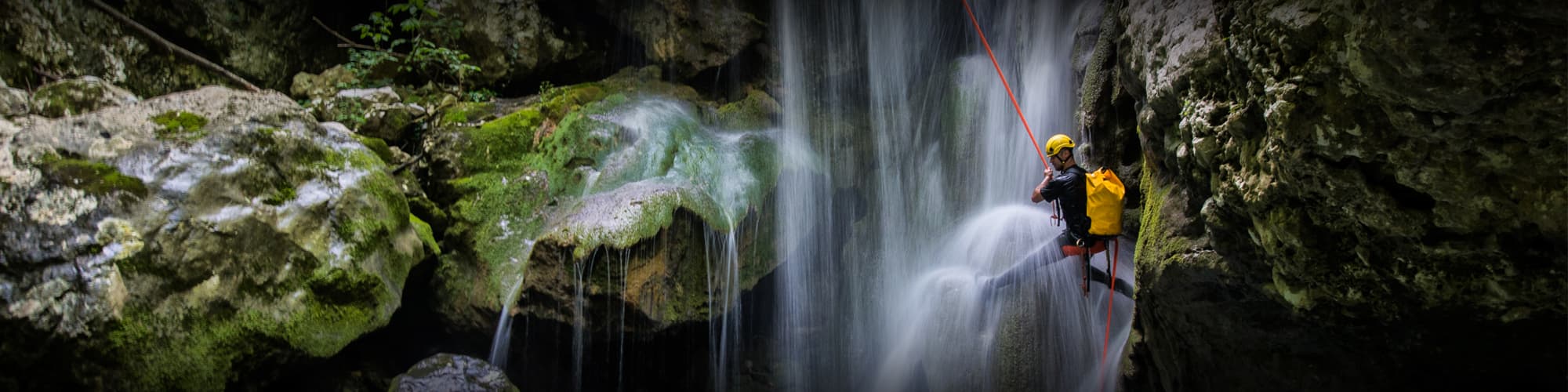 Canyoning : tous nos treks et randonnées canyoning © EXTREME-PHOTOGRAPHER