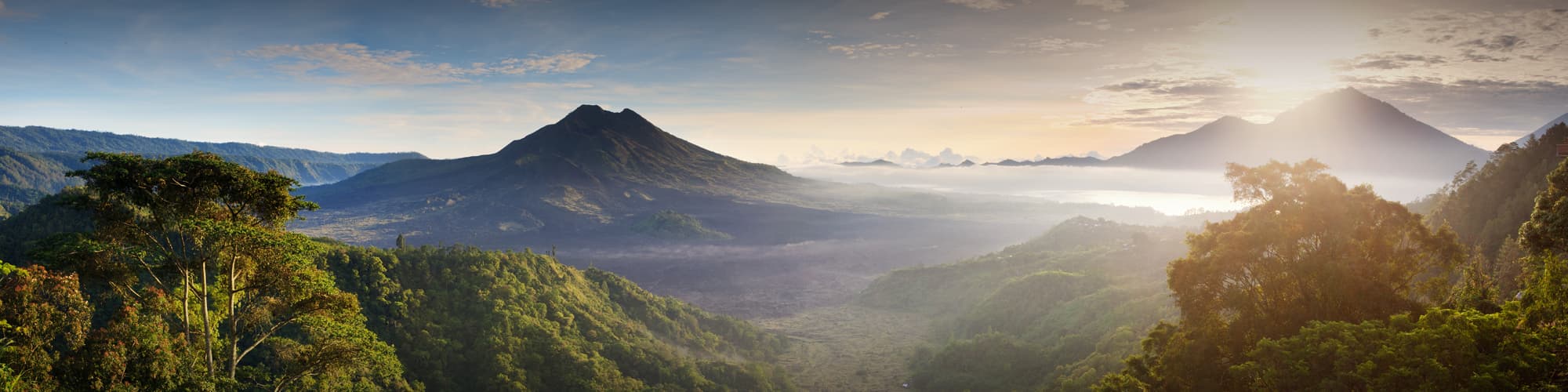 Randonnée Indonésie © Michalknitl / Fotolia