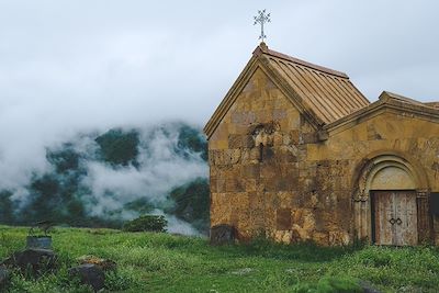Monastère dans la vallée de Debet - Arménie