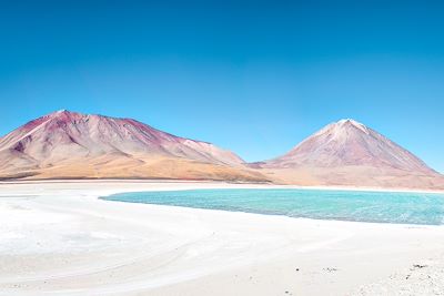 © marziafra / Adobe Stock - Laguna Verde - Potosi - Bolivie Laguna Verde - Potosi - Bolivie