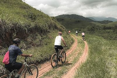 A vélo sur les sentiers du Parc Mico-Leao-Dourado - Brésil