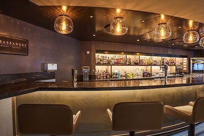 © Quark Expeditions - Bar - Bateau Ultramarine Bar - Bateau Ultramarine