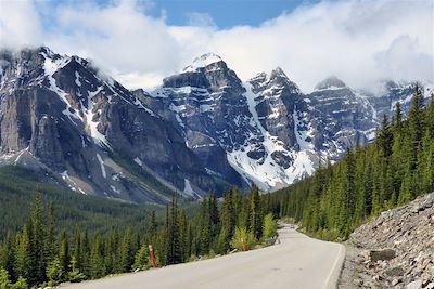 Route du lac Louise - Parc national de Banff - Alberta - Canada