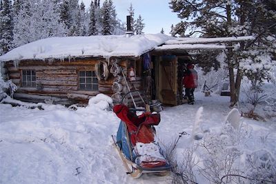 © Sky High Wilderness - Chalet Coal Lake dans le Yukon - Canada Chalet Coal Lake dans le Yukon - Canada