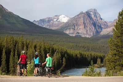 © Banff & Lake Louise Tourism / Travel Alberta - Découvrir le parc national de Banff à vélo - Alberta - Canada Découvrir le parc national de Banff à vélo - Alberta - Canada