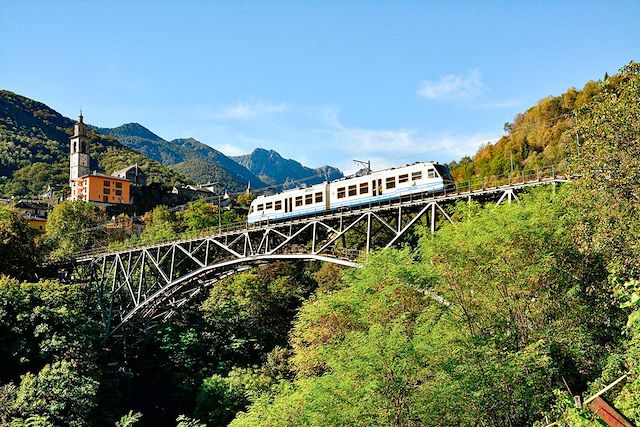 Voyage Le Tessin en train, trésor Suisse à l'italienne