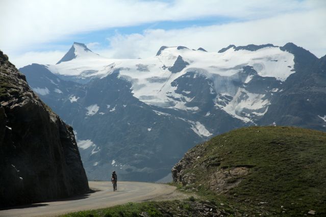 Voyage La traversée des Alpes suisses en vélo de route 1