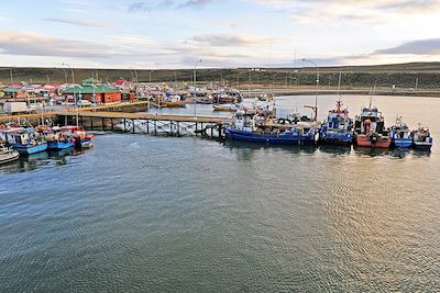 © IvanKonar / iStock - Port de Porvenir - Patagonie - Chili Port de Porvenir - Patagonie - Chili