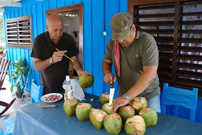© Mathilde Salmon - Randonnée vers Pan de Azucar - Région de Vinales - Cuba Randonnée vers Pan de Azucar - Région de Vinales - Cuba