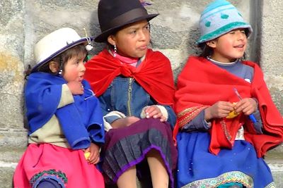 © Angel Martinez - Groupe d'enfants - Equateur Groupe d'enfants - Equateur