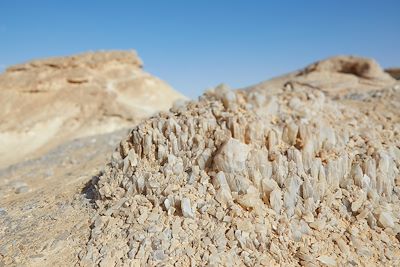 © Sailingstone Travel / Adobe Stock - Désert blanc - Montagne de cristal - Egypte Désert blanc - Montagne de cristal - Egypte
