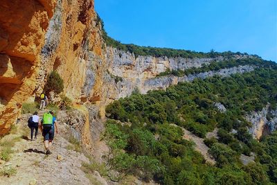 © Yann Alcubilla - Canyoning en famille dans la Sierra de Guara - Espagne Canyoning en famille dans la Sierra de Guara - Espagne