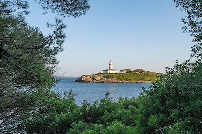 © MOREAU Laurent / Hemis.fr - Phare d'Alcanada - Alcudia - Majorque - Iles Baléares - Espagne Phare d'Alcanada - Alcudia - Majorque - Iles Baléares - Espagne