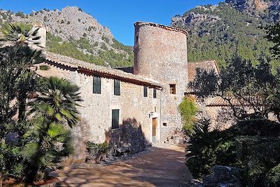 © Exploramunt - Randonnées au cœur de La Serra de Tramuntana Majorque - Espagne Randonnées au cœur de La Serra de Tramuntana Majorque - Espagne