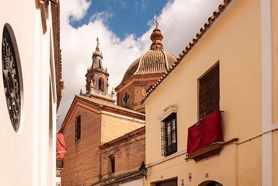 © Nikolay / Adobe Stock - Eglise de Santa-Maria - Ecija - Andalousie - Espagne Eglise de Santa-Maria - Ecija - Andalousie - Espagne