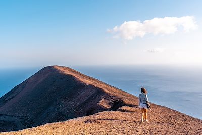 © unai / Adobe Stock - Volcan Teneguia - La Palma - Iles Canaries - Espagne Volcan Teneguia - La Palma - Iles Canaries - Espagne