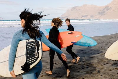 Session de surf à Lanzarote