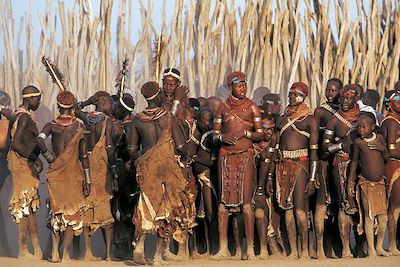 © Christophe Ratier - Peuple de l'Omo - Vallée du Rift - Ethiopie Peuple de l'Omo - Vallée du Rift - Ethiopie