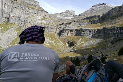 © Hugo Blondel - Vue sur le Mont Perdu depuis le canyon la vallée d'Ordesa - Espagne Vue sur le Mont Perdu depuis le canyon la vallée d'Ordesa - Espagne