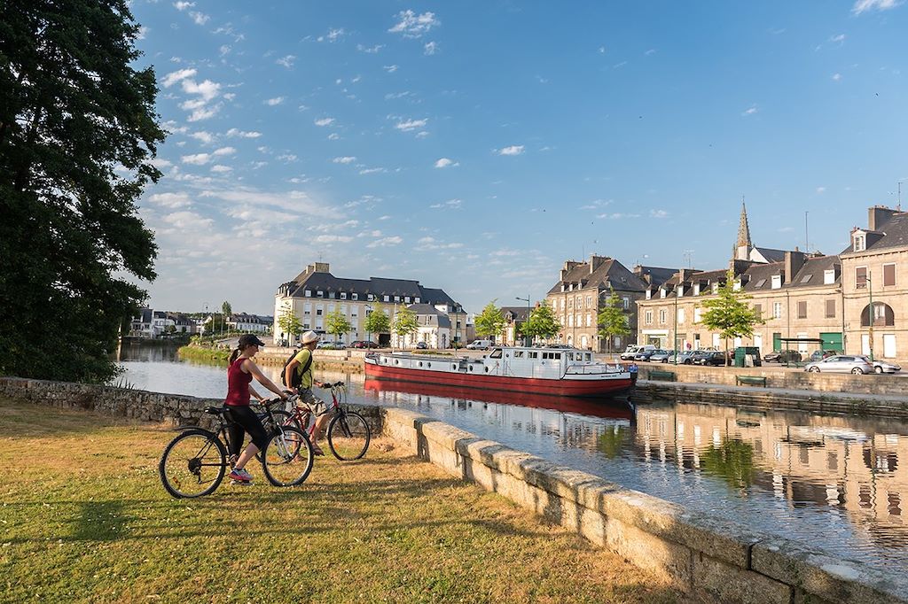 Voyage En famille à vélo sur le canal de Nantes à Brest