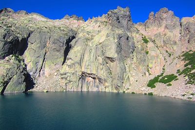 © Peter Gregor - Lac de Cavacciole - 2015 m – Massif du Rotondo - GR20 Nord - Corse - France Lac de Cavacciole - 2015 m – Massif du Rotondo - GR20 Nord - Corse - France