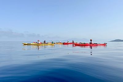 © Guillaume Folliot de Fierville - Kayak de mer en Corse - France Kayak de mer en Corse - France