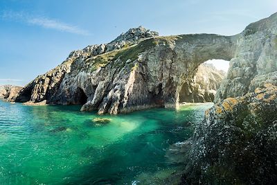 © Emmanuel Berthier / CRTB - La pointe de Dinan - Finistère - Bretagne - France La pointe de Dinan - Finistère - Bretagne - France