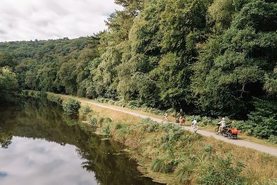 Canal de Nantes à Brest  à vélo en famille - Bretagne - France