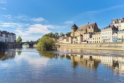 Voyage À vélo en famille au fil de la Mayenne préservée 3