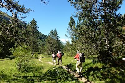 © Sarah Modolo - Sentier inédit vers Gavarnie - Pyrénées - France Sentier inédit vers Gavarnie - Pyrénées - France