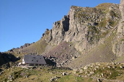 © Watteau/OT64 - Refuge d'Ayous sur le GR10 - Pays Basque Refuge d'Ayous sur le GR10 - Pays Basque