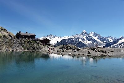 © Savoie Mont Blanc / Boileau - Lac blanc - Aiguilles rouges - Savoie - France Lac blanc - Aiguilles rouges - Savoie - France