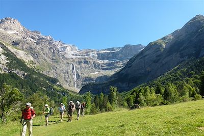 © Sarah Modolo - Vue sur le Cirque de Gavarnie - Traversée des Pyrénées - France Vue sur le Cirque de Gavarnie - Traversée des Pyrénées - France
