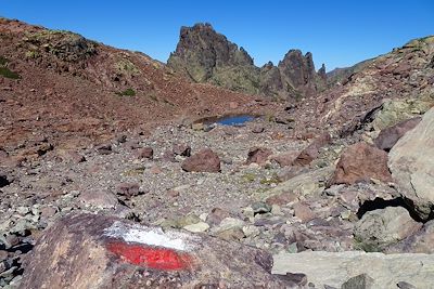 © Nicolas Astruc - Vers le col de Perdu par l'ancien GR20 - GR20 Nord - Corse - France Vers le col de Perdu par l'ancien GR20 - GR20 Nord - Corse - France