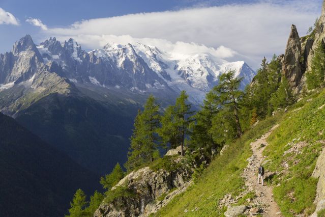 Randonneur sur le tour du Mont Blanc - Argentière - Haute Savoie - France