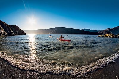 Kayak dans un fjord - Groenland