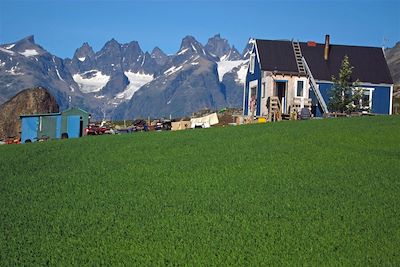 Découverte des villages et glaces du Groenland