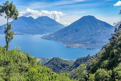 Lac Atitlun - Volcans - Guatemala 