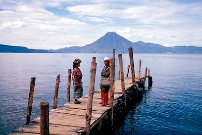 © Peter GEBHARD / LAIF-REA - Lac Atitlan - Guatemala Lac Atitlan - Guatemala