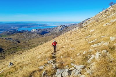 © Luka Skunca - Randonnée dans le parc national de Paklenica - Croatie Randonnée dans le parc national de Paklenica - Croatie