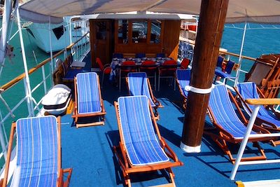© Jack Bollet - Terrasse du bateau - Croatie Terrasse du bateau - Croatie