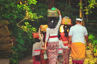 © nonglak / Adobe Stock - Cérémonie - Bali - Indonésie Cérémonie - Bali - Indonésie