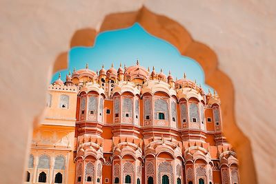 © Abhisheklegit / Getty Images - Hawa Mahal, palais des vents à Jaipur Hawa Mahal, palais des vents à Jaipur