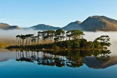 © Tourism Ireland Imagery - Lac du Connemara - Galway - Irlande Lac du Connemara - Galway - Irlande