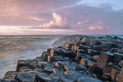 © MarieTherese / Adobe Stock - La Chaussée des Géants - Comté d'Antrim - Irlande du Nord - Royaume-Uni La Chaussée des Géants - Comté d'Antrim - Irlande du Nord - Royaume-Uni