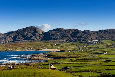 © Chris Hill / Tourism Ireland - Allihies et Slieve Miskish Mountains - Comté de Cork - Irlande Allihies et Slieve Miskish Mountains - Comté de Cork - Irlande