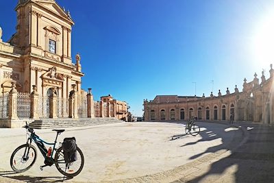 Mer, culture, patrimoine : la Sicile du sud à vélo