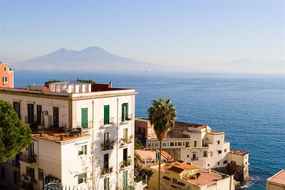 © Angelafoto / iStock - La baie de Naples - Campanie - Italie La baie de Naples - Campanie - Italie