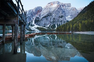 © monsieurcoq - Axel Coquemon - Lac de Braies - Dolomites - Italie Lac de Braies - Dolomites - Italie